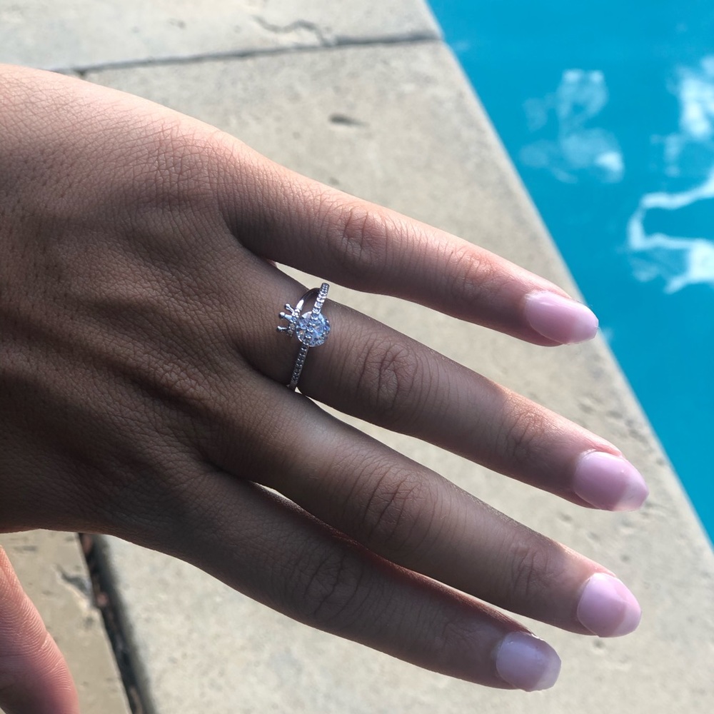Fit for a Queen Ring 👸🏽 - Picture 2 of 3